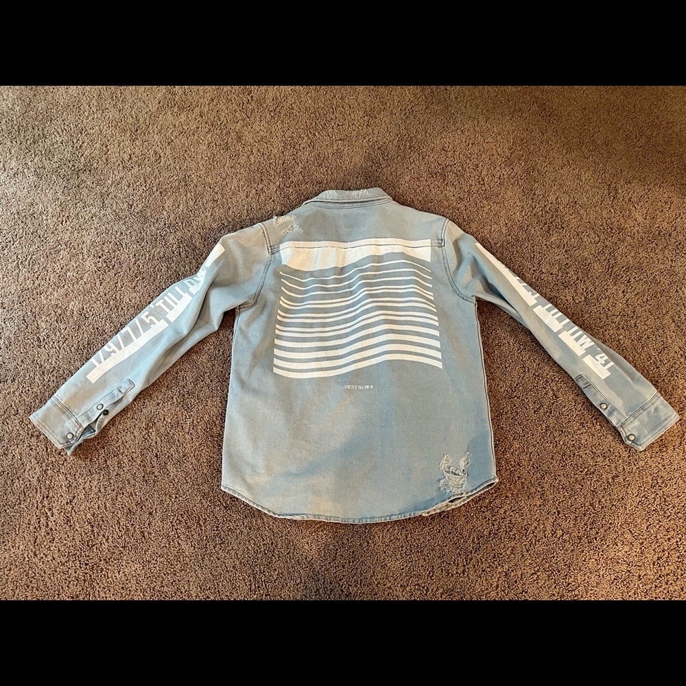 ZARA DENIM JACKET. SIZE M